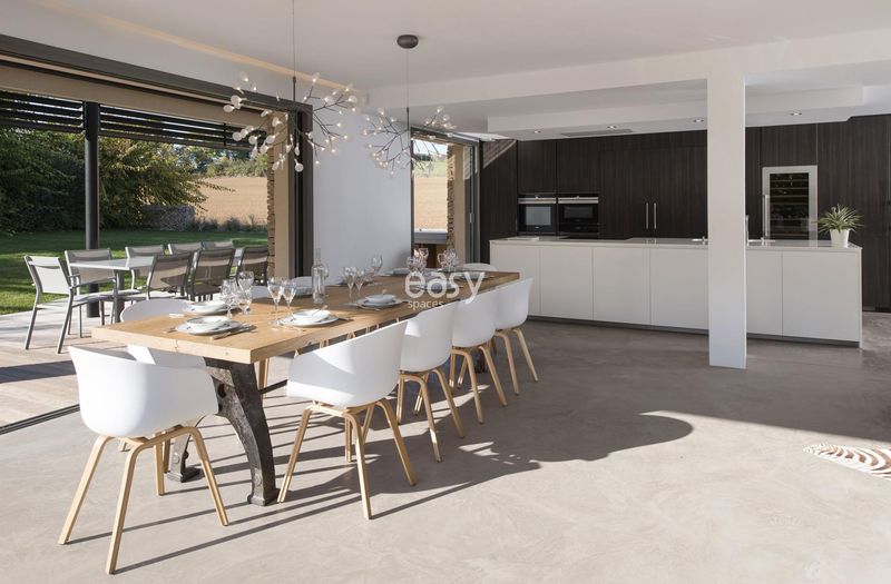 location agency specialized in finding perfect shooting venues in Lyon and its surroundings