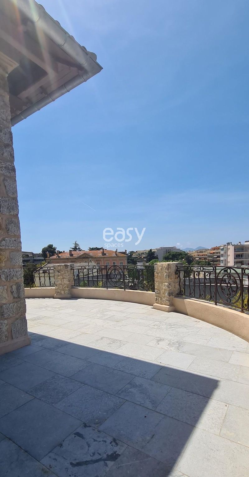 shooting location with terrace in the very center of Cannes, France