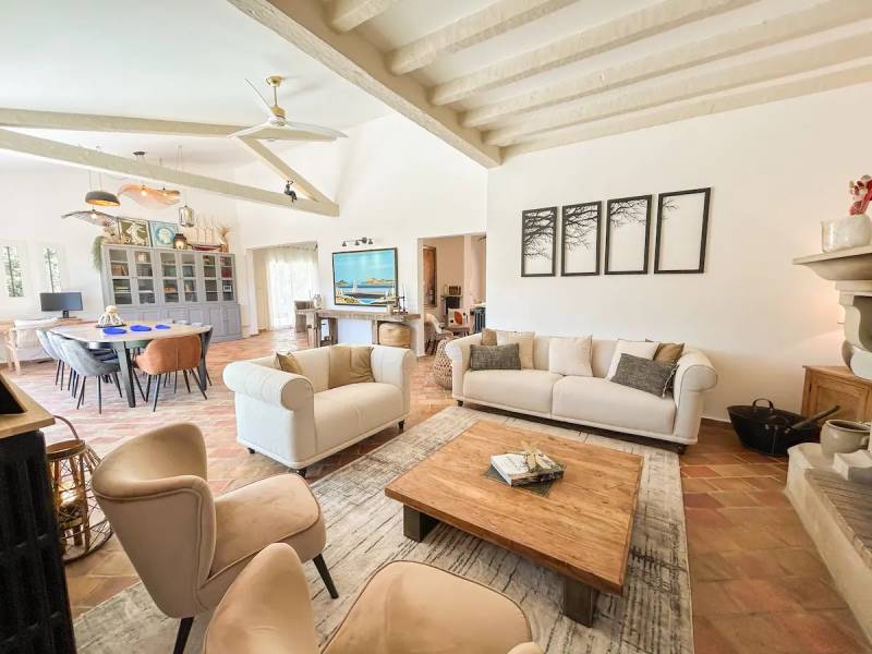 Location for Photography Shooting in Toulon, FRANCE with Spacious and Ideal Settings