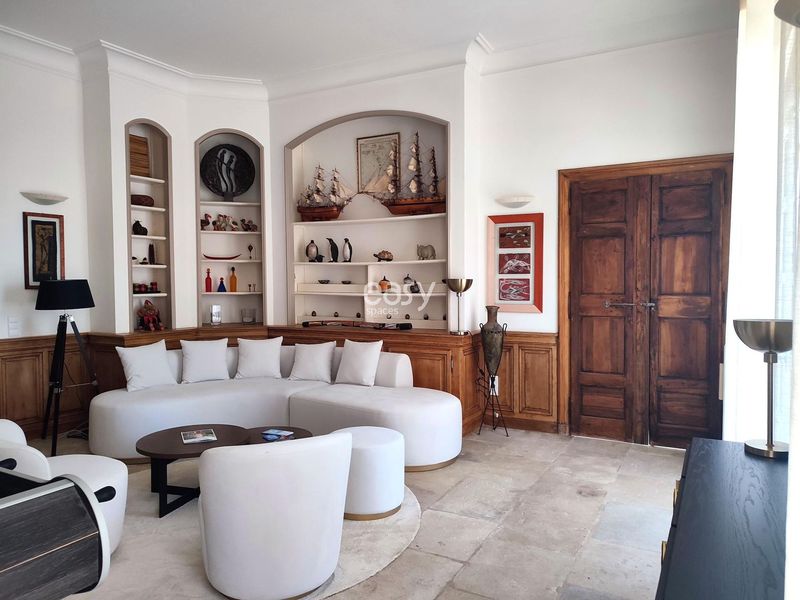 bastide available for rent for professional photoshoot sessions near Montpellier in FRANCE