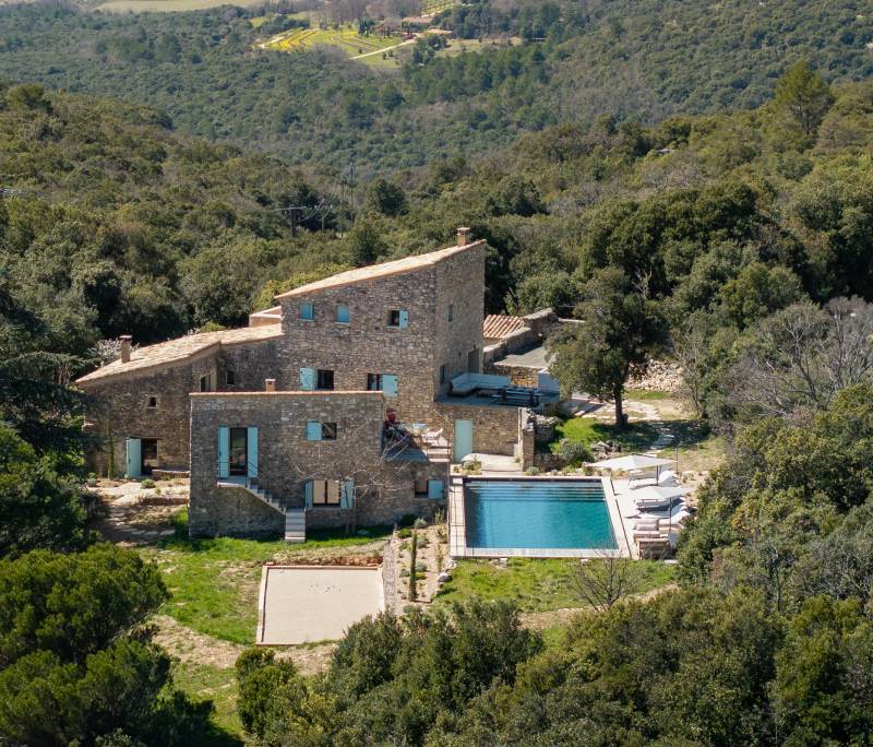 rent a traditional Provencal farmhouse in FRANCE for a professional photoshoot or shooting session