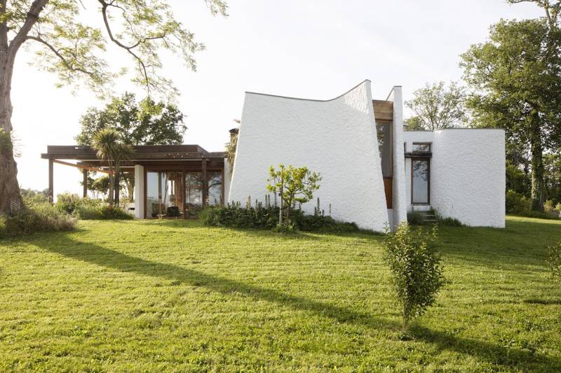 luxury villa in France available for rental for filming purposes and productions