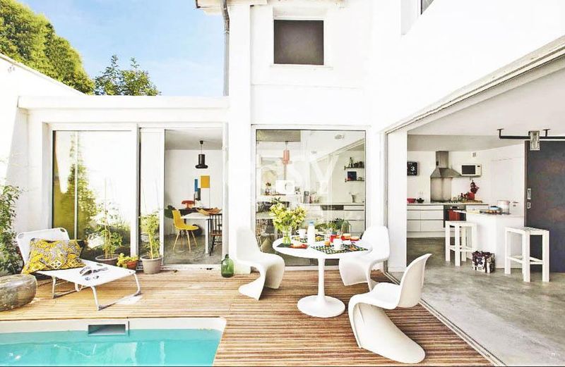 Contemporary Modern House Designed Specifically for Professional Photo Production and Creative Visual Projects