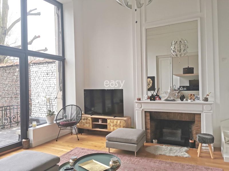 Private villa available for rent specifically designed for professional photoshoots in Roubaix