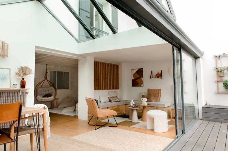 House with garden available for photoshoot in the city of Paris, France