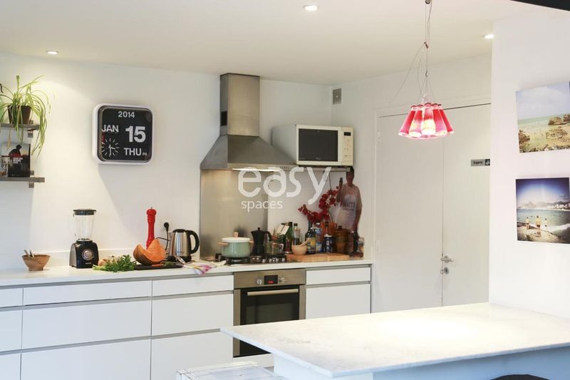 Where is the best place to offer your house specifically for professional photo sessions?