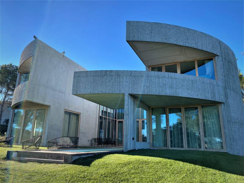 Contemporary villa ideally designed for professional photo and video shooting in France