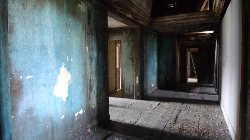 Decor in Juice from a Photoshoot in Paris, France, Featuring Artistic and Stylish Elements