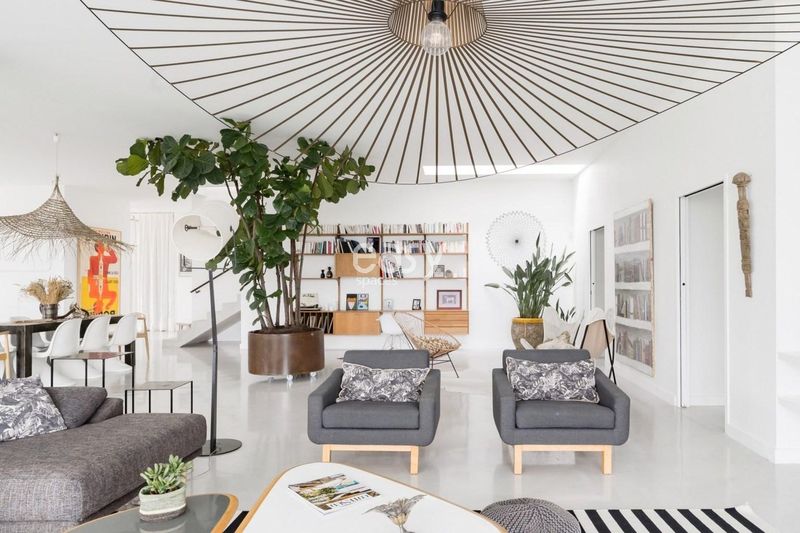 Private villa available for rent exclusively for hosting special events and celebrations in Montpellier