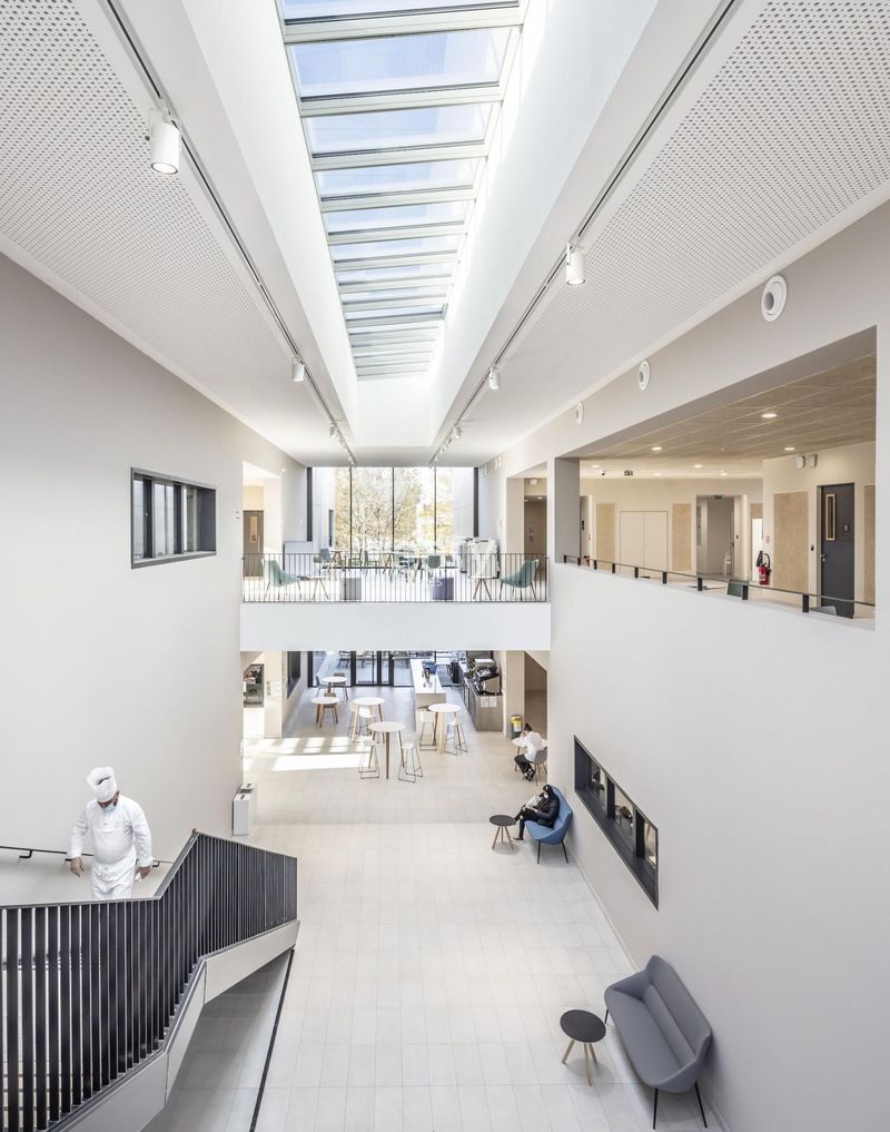 Exceptional and Unique Venue Perfect for Culinary Shows and Unusual Events Near Paris