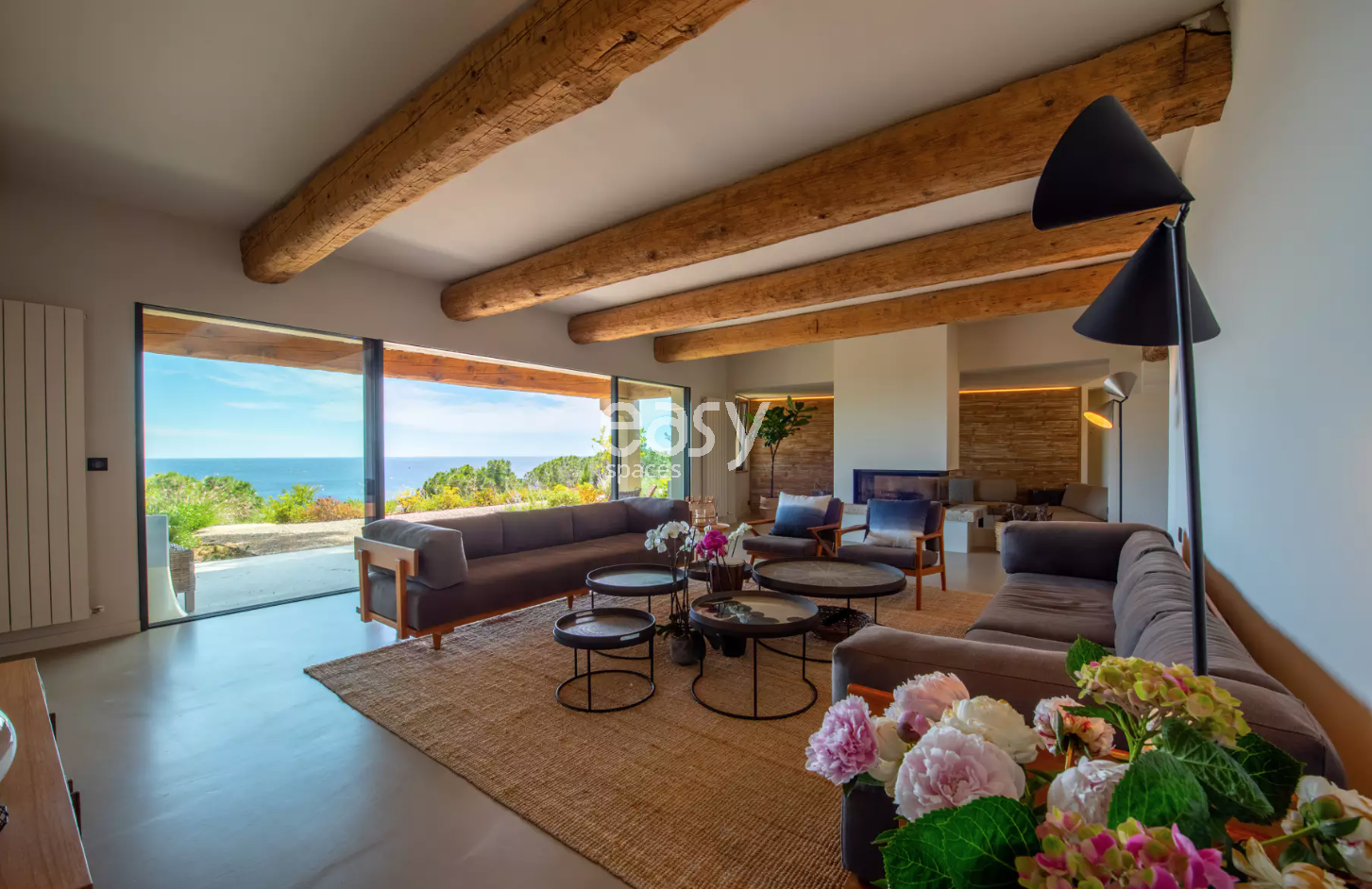 Villa available for rent for film shooting purposes in the beautiful region of Saint-Tropez, FRANCE