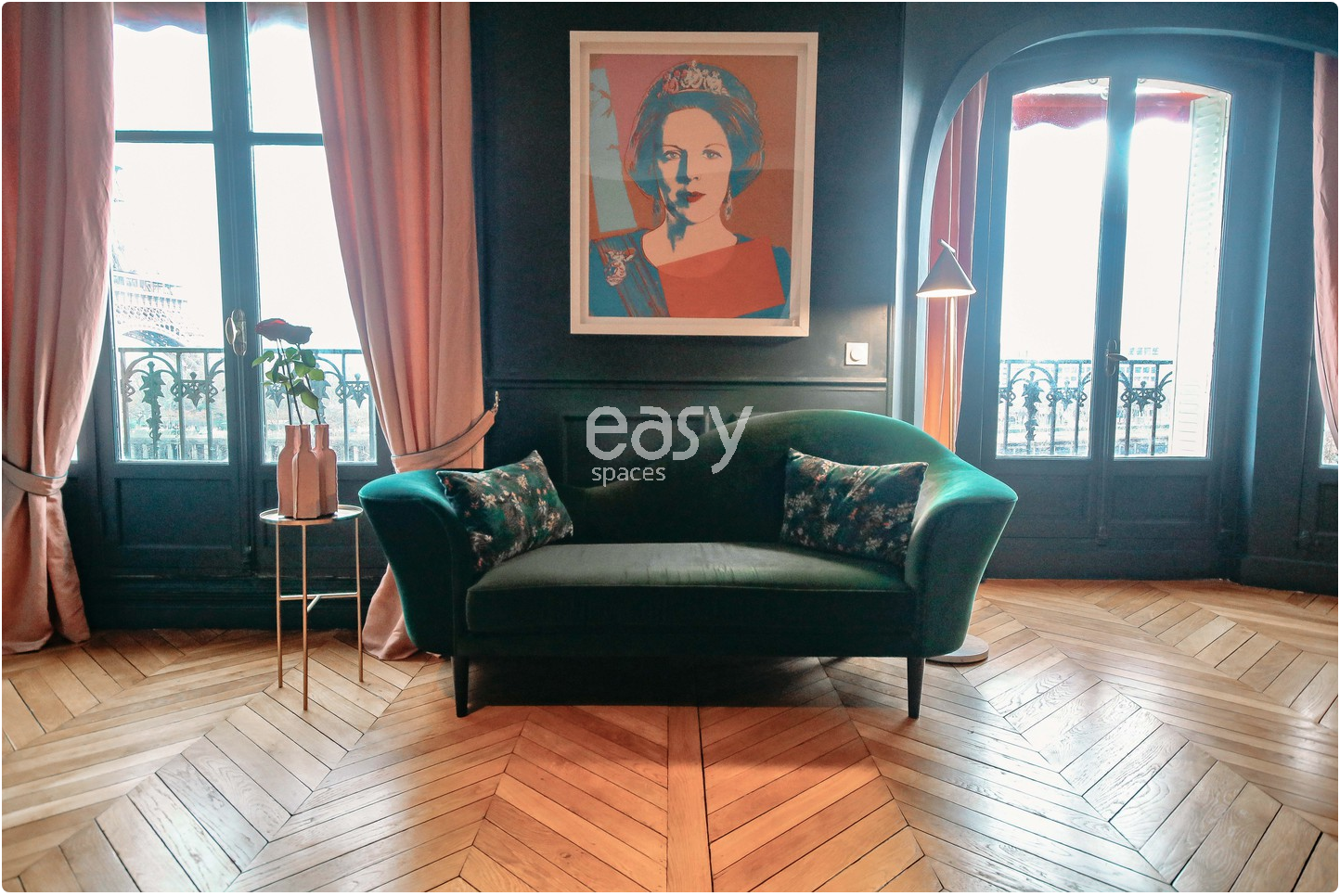 renting a filming location in Paris near the Eiffel Tower in the department 75