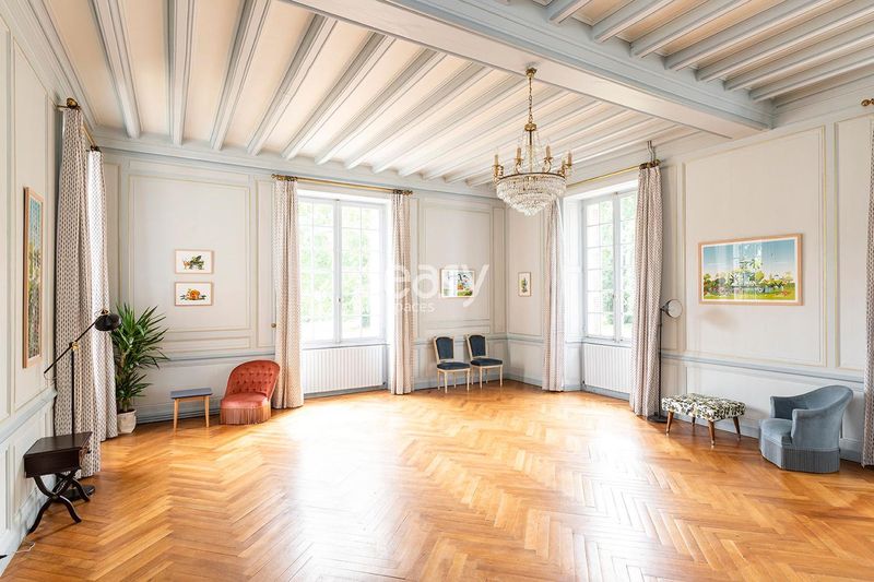 Unconventional and Unique Shooting Location Perfectly Situated in the City of Nantes