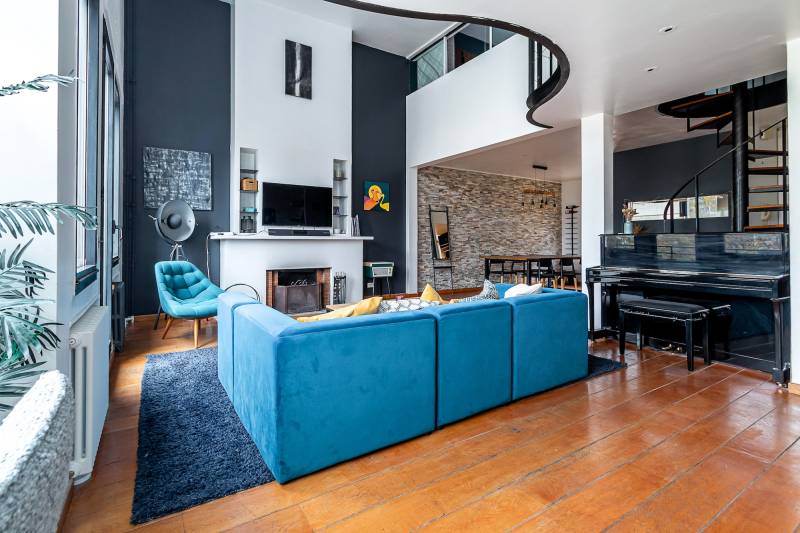 Agency filming location in Paris, FRANCE, renowned for its iconic and diverse shooting spots