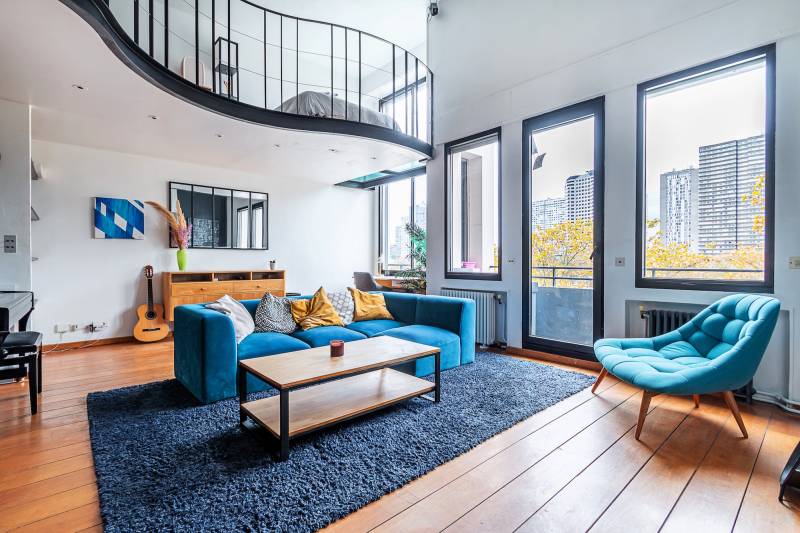 Shooting location in the very heart of the vibrant and historical center of Paris, FRANCE