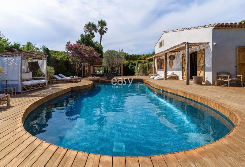 Shooting location with swimming pool in the Var department region of FRANCE