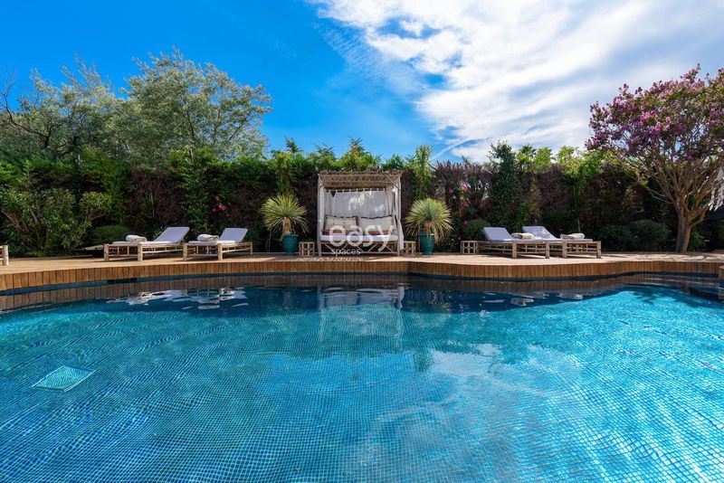 House with swimming pool available for shooting rental in the Var region of FRANCE