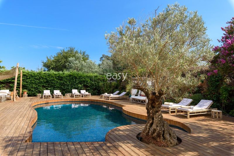 villa with swimming pool for photo shoot in Saint-Tropez, FRANCE