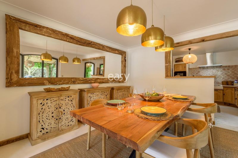 shooting location site specifically located in the beautiful area of Saint-Tropez, FRANCE