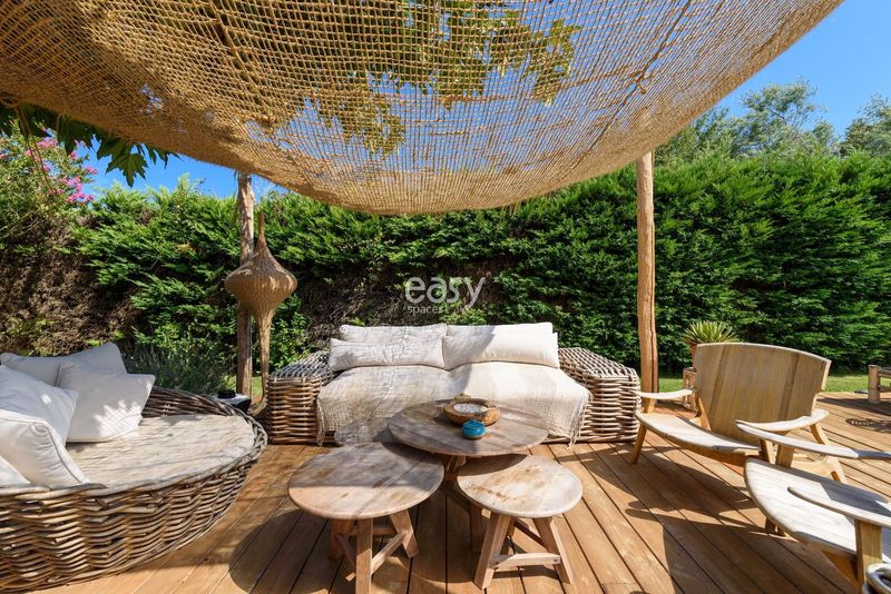 Decorative set design for professional photo shoots in Saint-Tropez, France