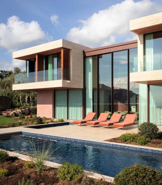 luxury villa available for professional photo shooting sessions on the picturesque French Riviera coast in FRANCE