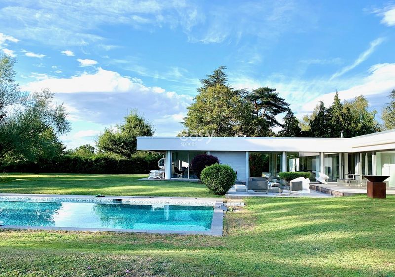 Private villa available for exclusive use for professional photoshoots in Lyon, FRANCE