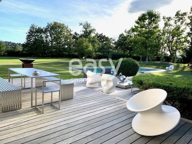 villa in France to be exclusively reserved for filming in Lyon