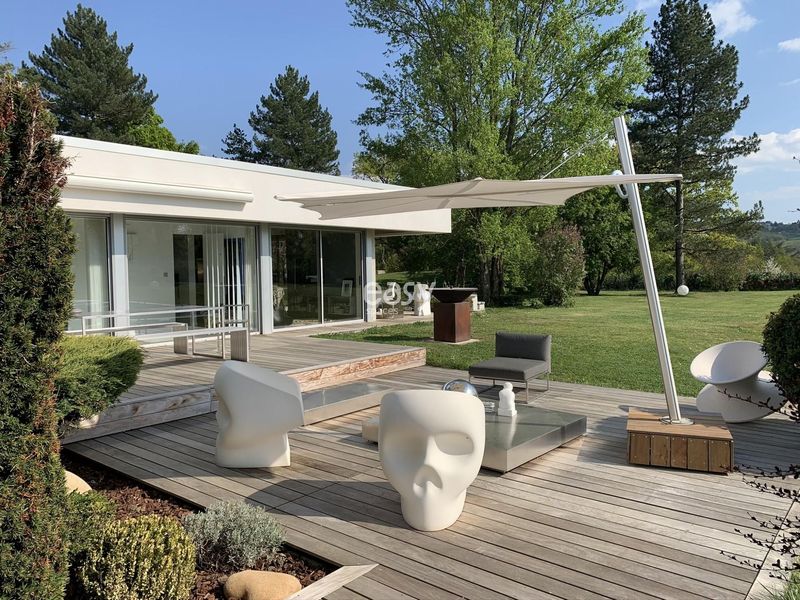 villa for high-quality professional photo production shoots in Lyon, France