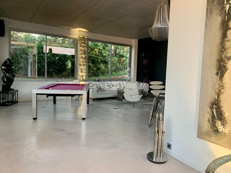 Private villa available for rent in Lyon, France, perfect for professional photo shoots and creative projects