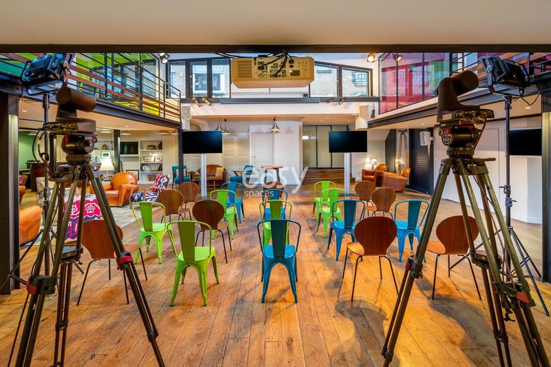 rental of venue places for exhibiting and showcasing cars in Paris 75 FRANCE