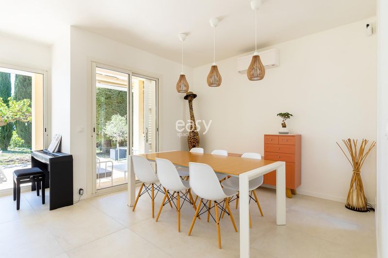 propose a detailed and suitable filming location in FRANCE that meets all production requirements