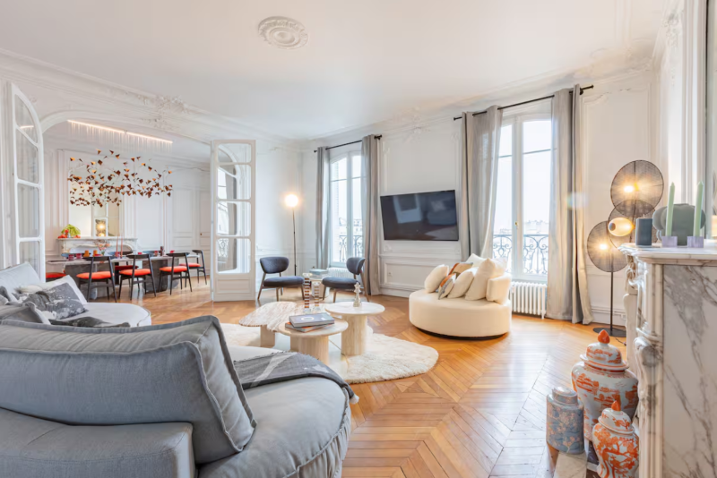renting a traditional Haussmann-style apartment in Paris for film shooting purposes in FRANCE