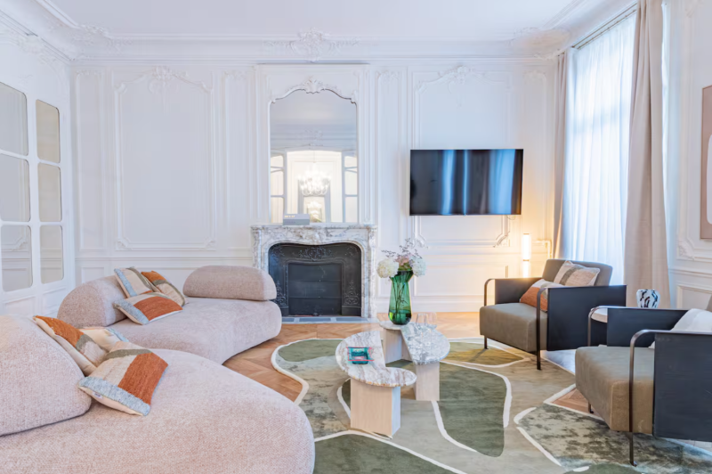 scenery available for rent specifically for filming purposes in Paris, France