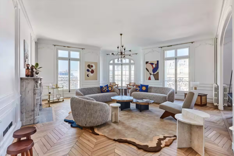 Renting a Spacious Haussmannian-Style Apartment in Paris for a Professional Photoshoot Session