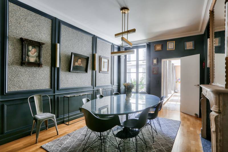 Photoshoot location in Paris, FRANCE, known for its iconic and scenic spots