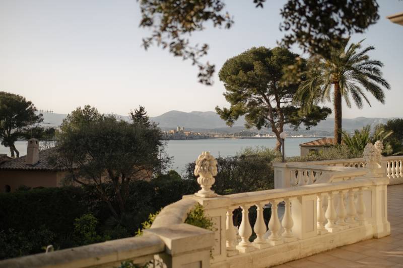 Rent a Riviera house with a magnificent sea view ideal for a photo shoot in Cannes, France