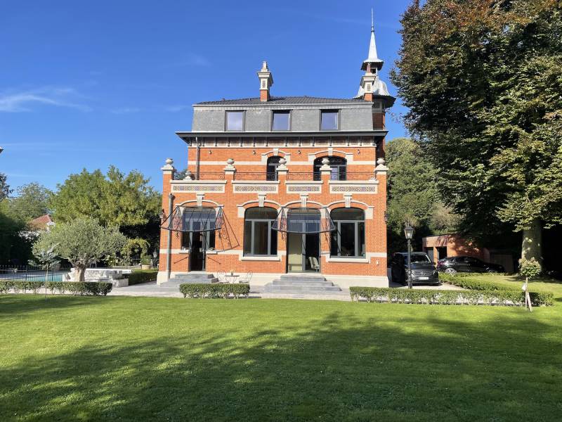 Manor house available for rent in Lille, FRANCE, ideal for professional photo shoots and filming sessions