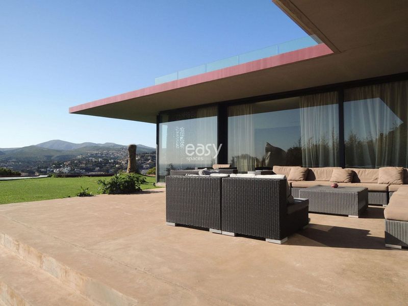 Places and scenic settings in the Provence-Alpes-Côte d'Azur region located in the south of France