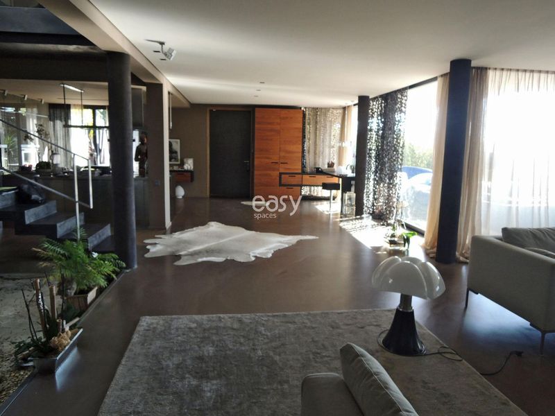 Detailed identification and precise location spotting of decor in the city of Marseille