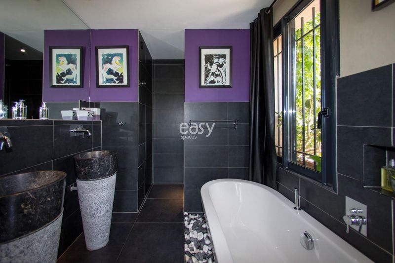 Film Location and Scenic Setting Available in Var 83