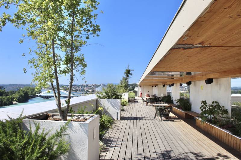 Rooftop rental for photo shooting sessions in the city of Lyon, FRANCE
