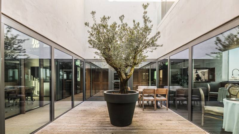 rent an unusual and unique space for hosting event activities in FRANCE