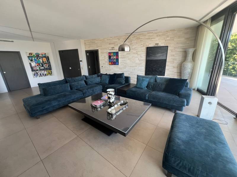 House Available for Rent in Cannes, France, Perfect for Photo Production Purposes