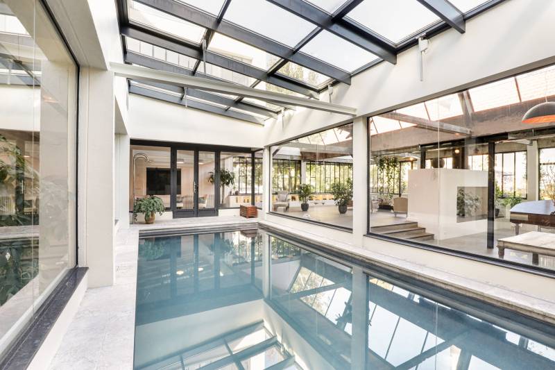 rental of shooting locations in Paris FRANCE for photography and filming purposes