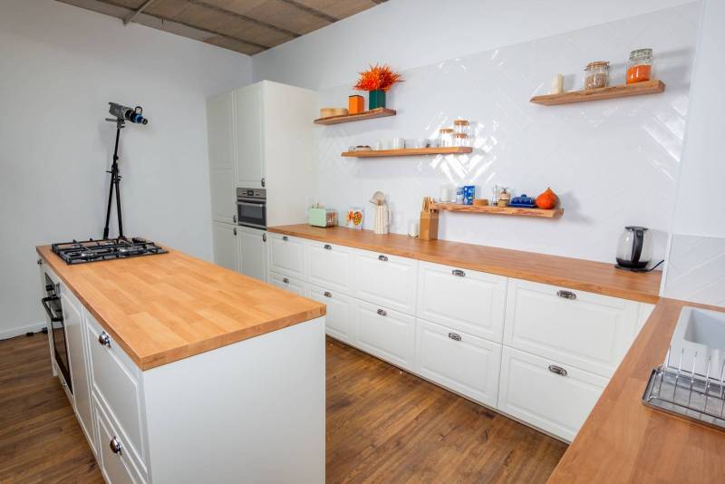 fully equipped kitchen for rent for filming in Paris