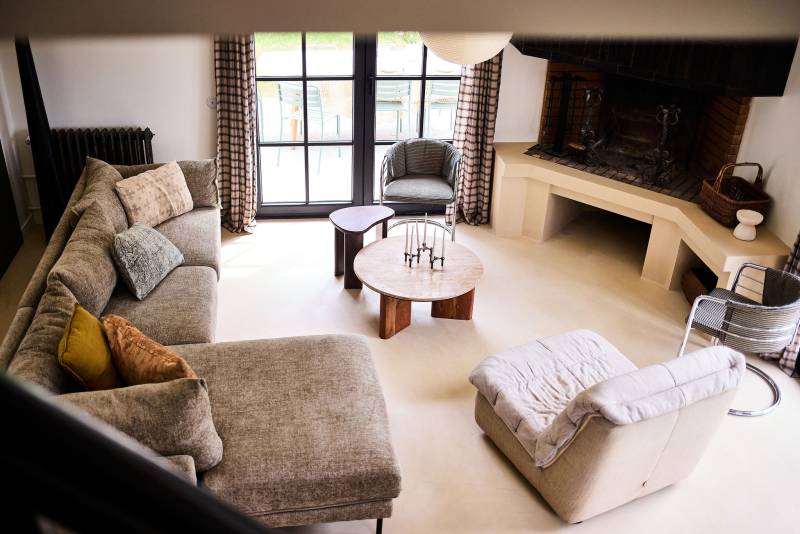 renting a countryside house near Paris in FRANCE for a professional photo shoot session