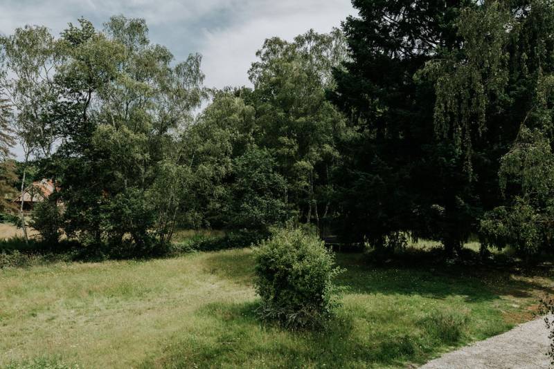 Event venue with a beautiful garden located near Paris, FRANCE