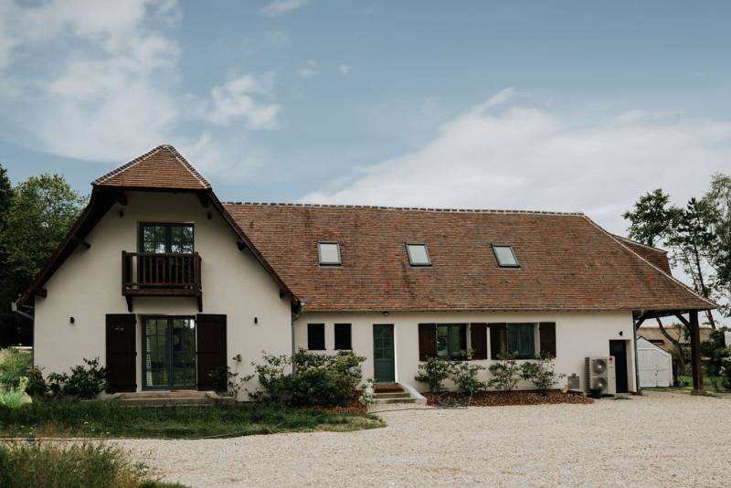 Cottage-style house perfect for a photo shoot in Paris, France with beautiful natural lighting