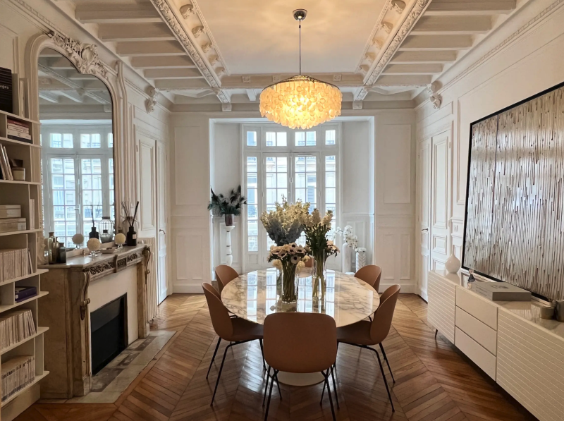 Decor with parquet flooring and moldings for a professional photo shoot in Paris, France