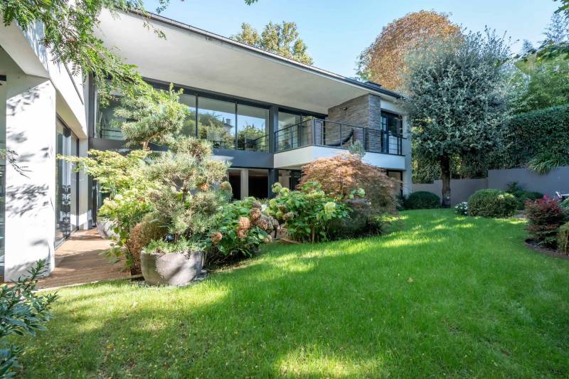 House with garden available for rent for cocktail events in the Île-de-France region of France